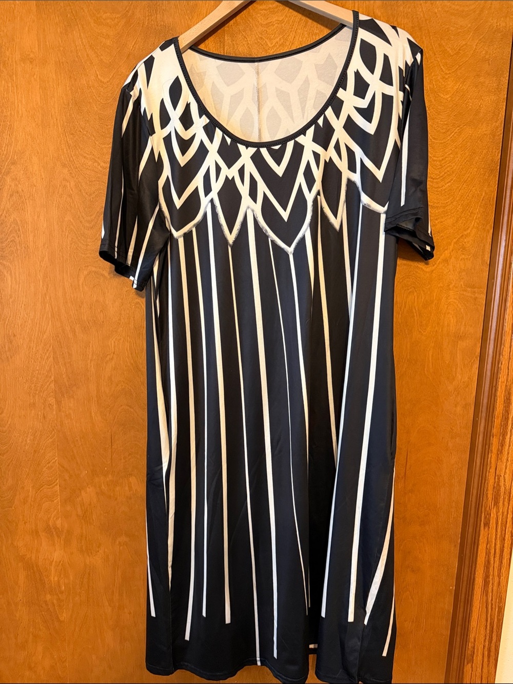 SHEIN Black and White Geometric Midi Dress